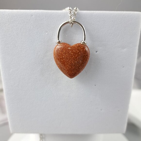 Adorable Sunstone Heart with Chain - Picture 2 of 2